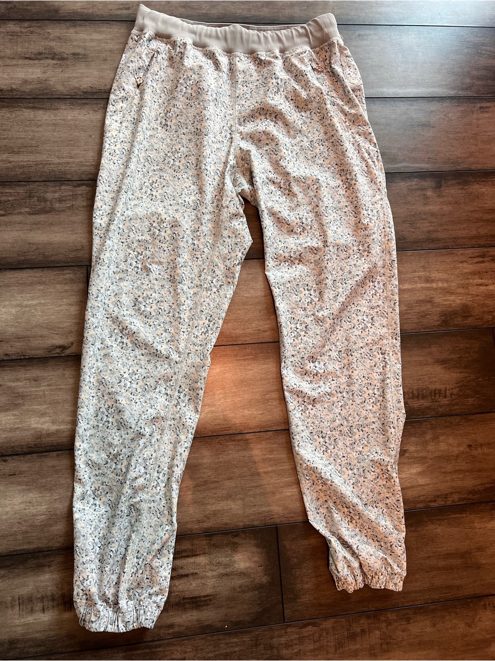 Lululemon Bring Back The Track Pant
Petite Fleur Silver Spoon floral joggers - Picture 8 of 11